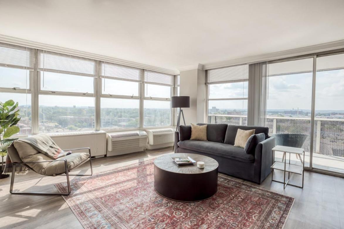 Cozysuites 800 Tower 1Br With Gym! 10 Louisville Bagian luar foto