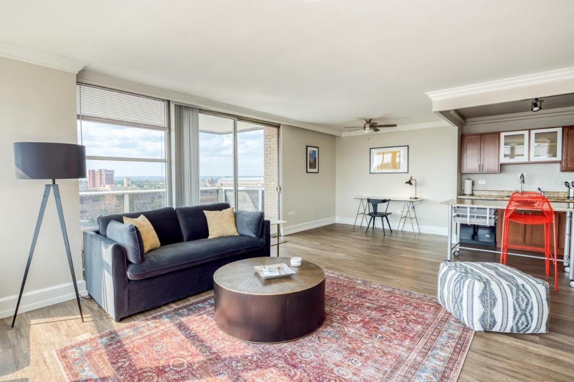 Cozysuites 800 Tower 1Br With Gym! 10 Louisville Bagian luar foto