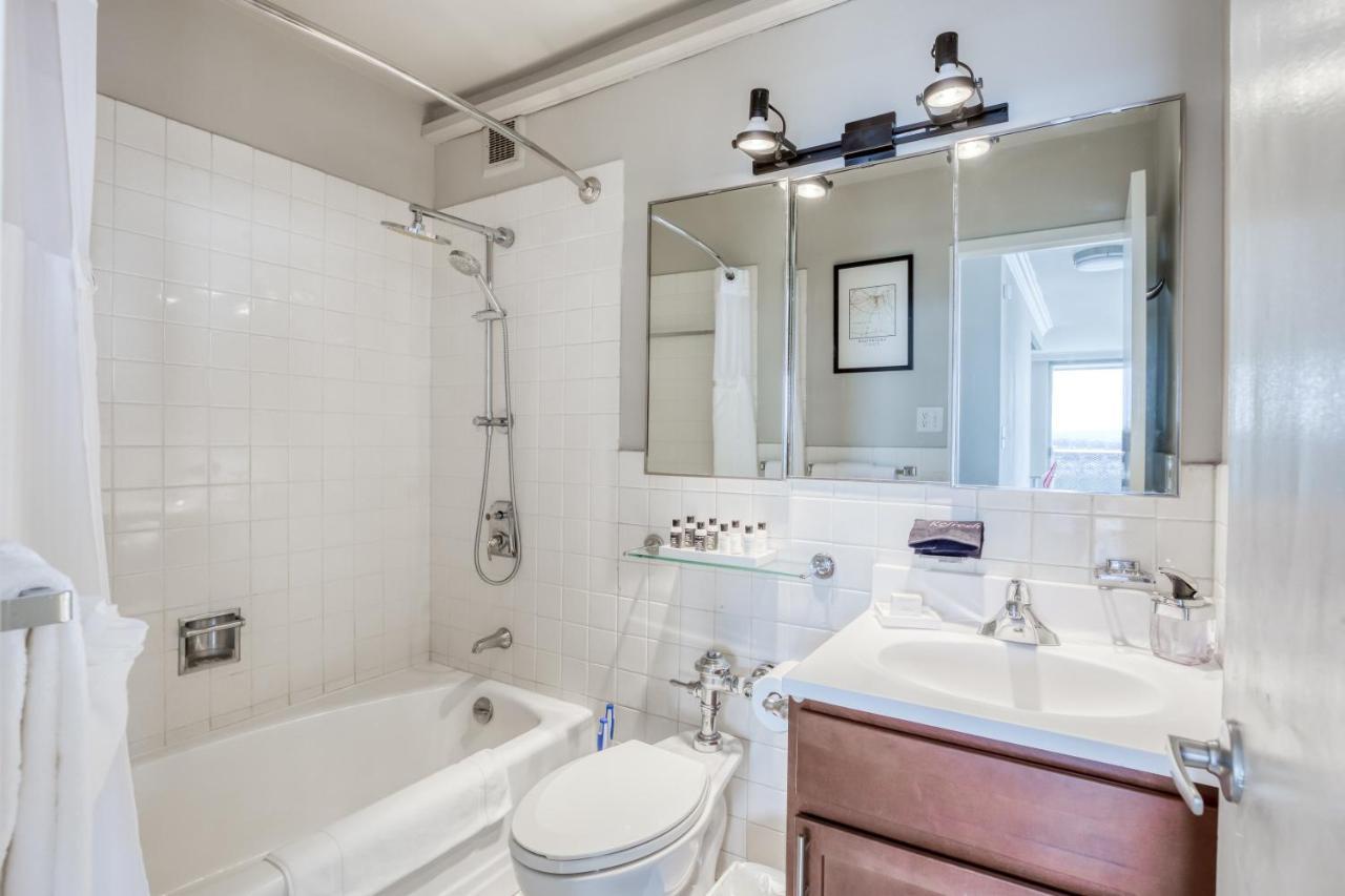 Cozysuites 800 Tower 1Br With Gym! 10 Louisville Bagian luar foto
