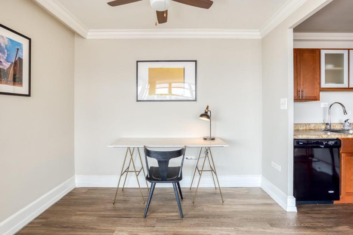 Cozysuites 800 Tower 1Br With Gym! 10 Louisville Bagian luar foto