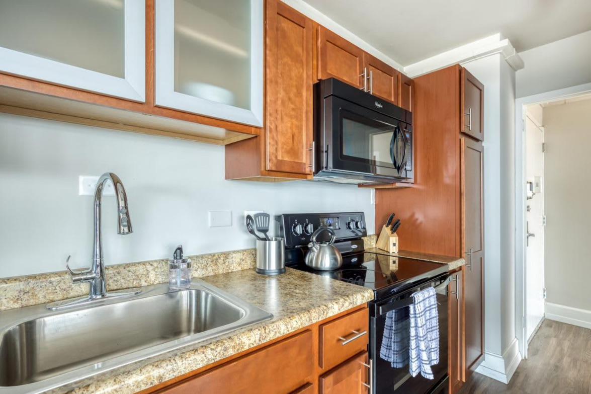 Cozysuites 800 Tower 1Br With Gym! 10 Louisville Bagian luar foto